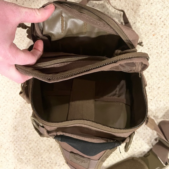 Red rock outdoors Molle tactical shoulder sling bag - Picture 4 of 4